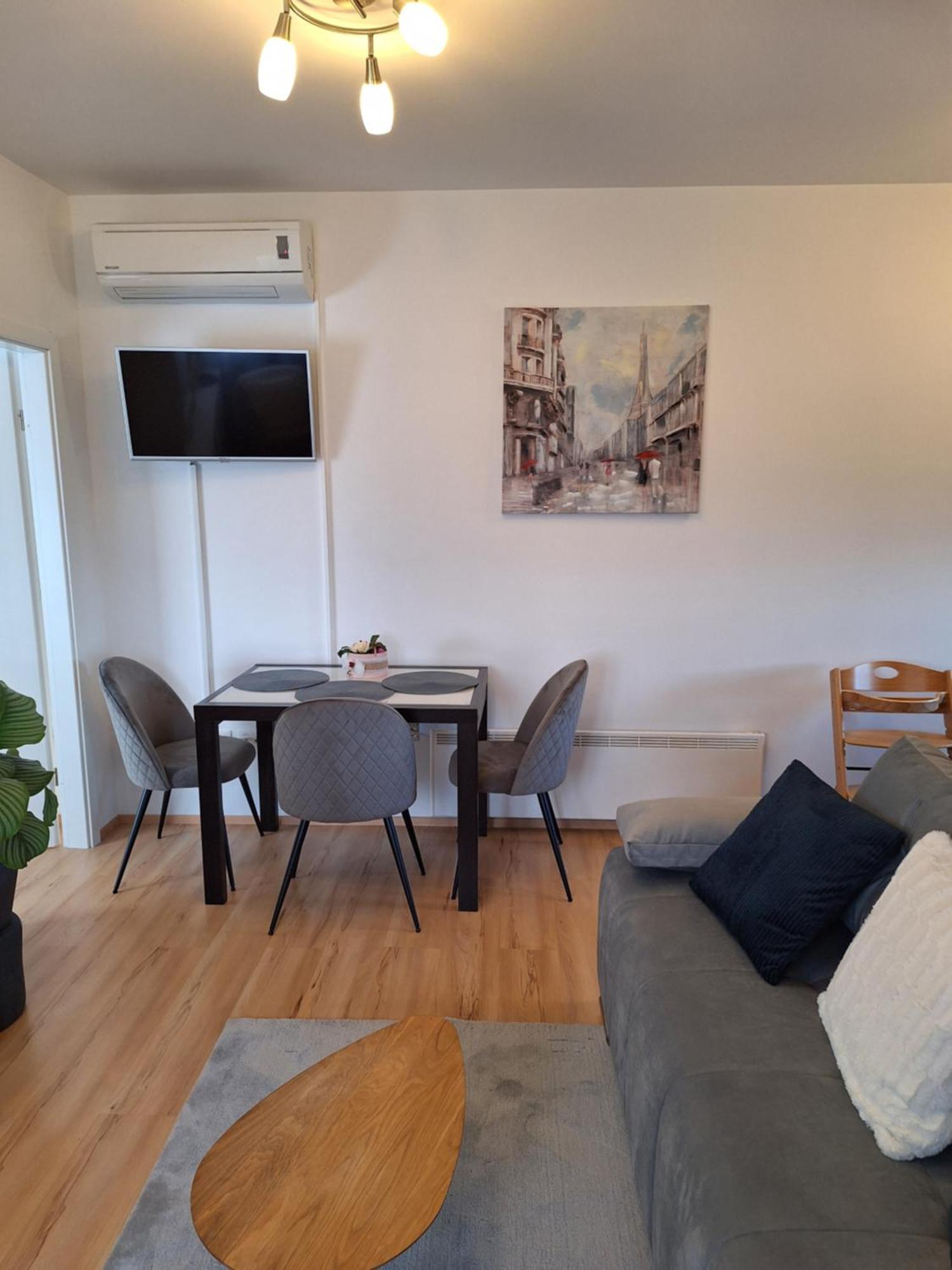 Apartment Dorina Buje Bagian luar foto